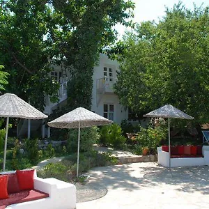 Bed & Breakfast Narli Pansiyon